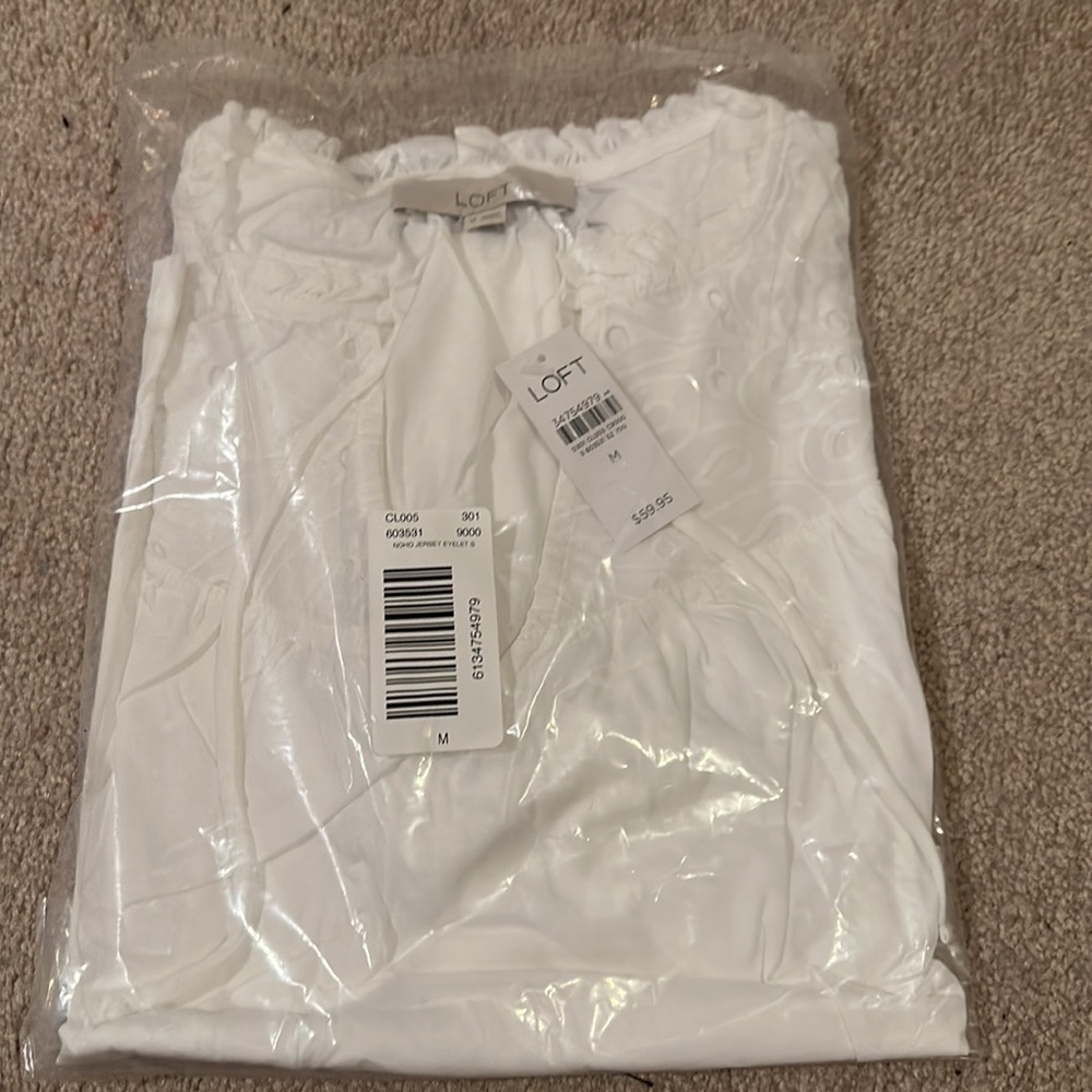 NWT LOFT Eyelet Tie Neck Puff Sleeve Mixed Media Top - Picture 4 of 8